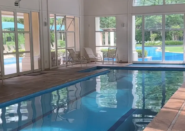 Piscina de condomínio com tratamento por ozônio Panozon Spider